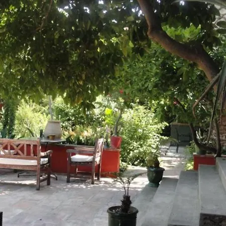 Alojamento de Acomodação e Pequeno-almoço Casa Montes *